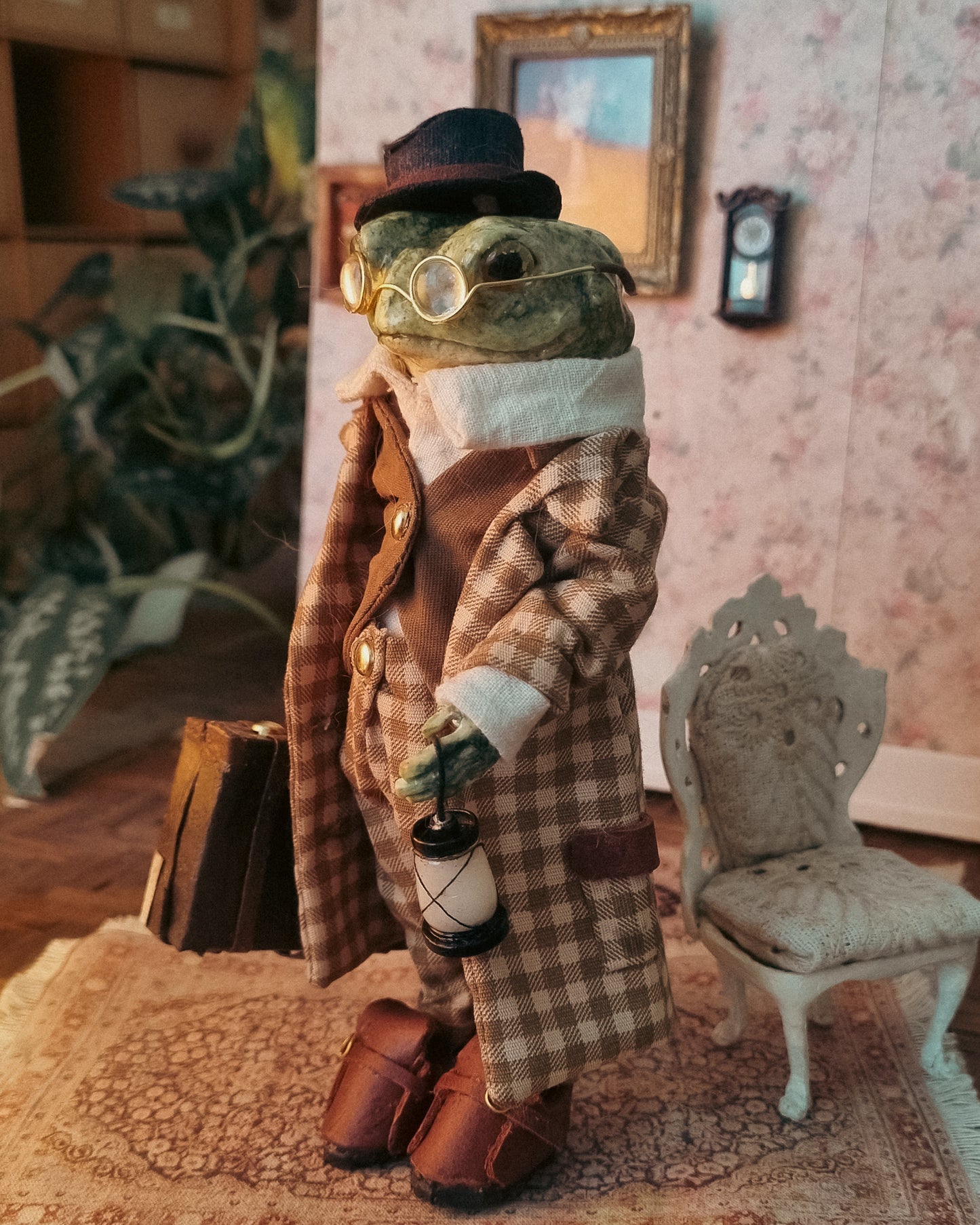 Mr. Edmund | Papier-Mâché Frog Sculpture