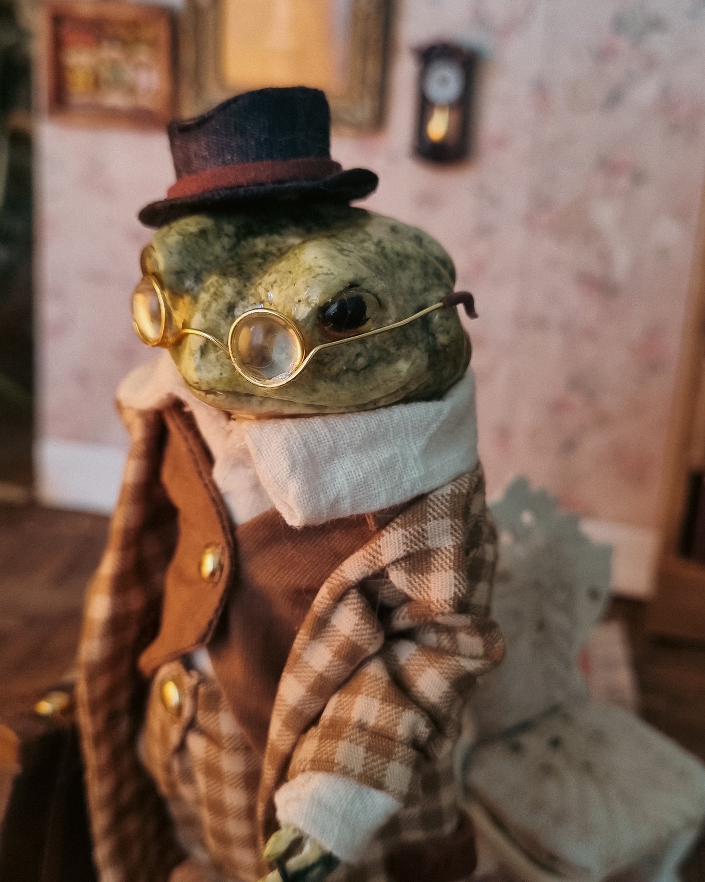 Mr. Edmund | Papier-Mâché Frog Sculpture