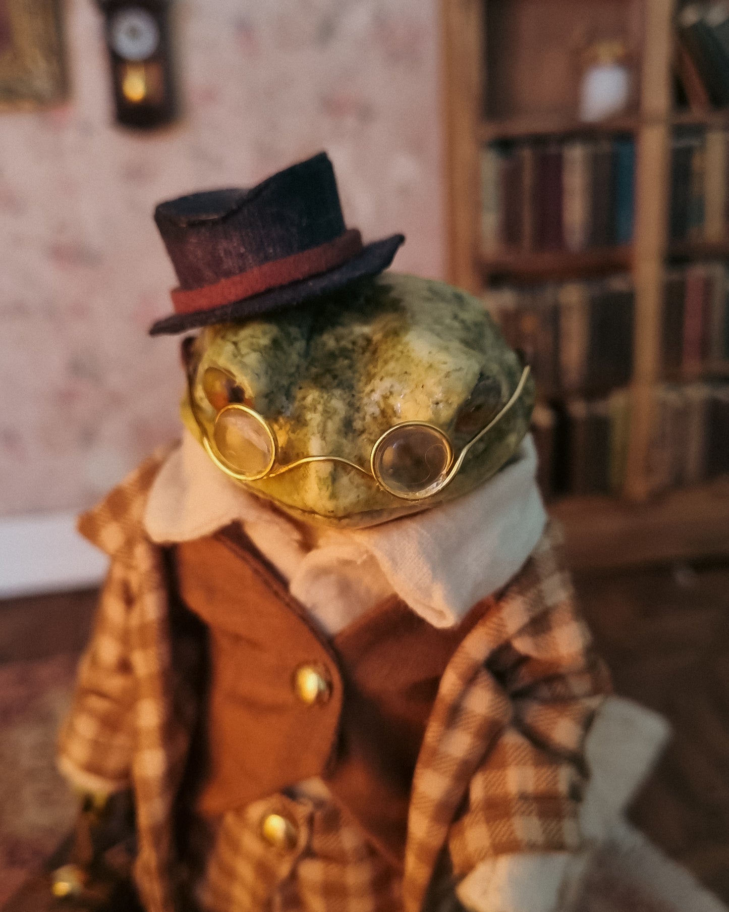 Mr. Edmund | Papier-Mâché Frog Sculpture