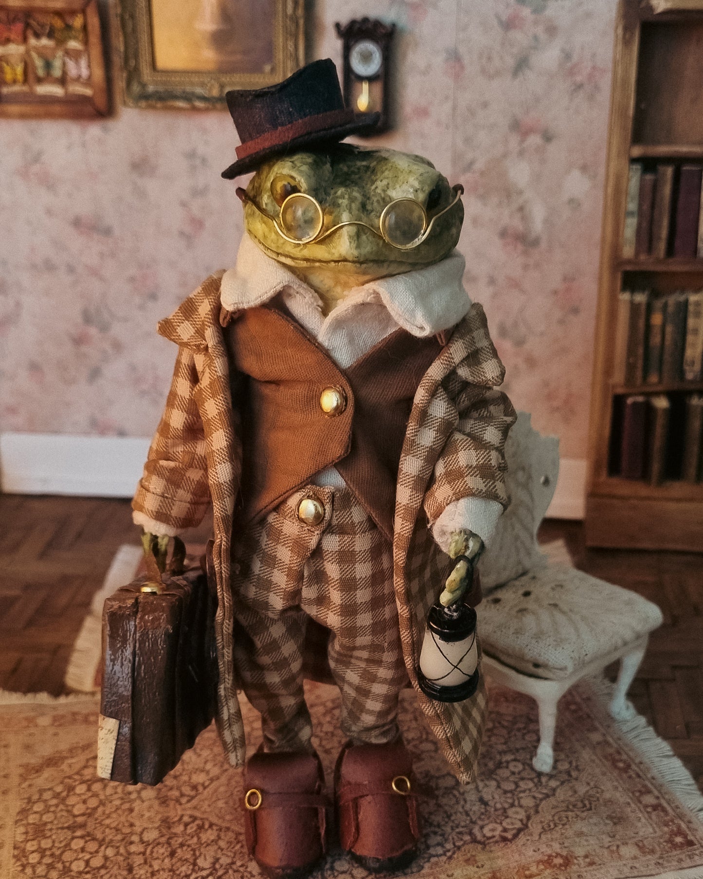 Mr. Edmund | Papier-Mâché Frog Sculpture