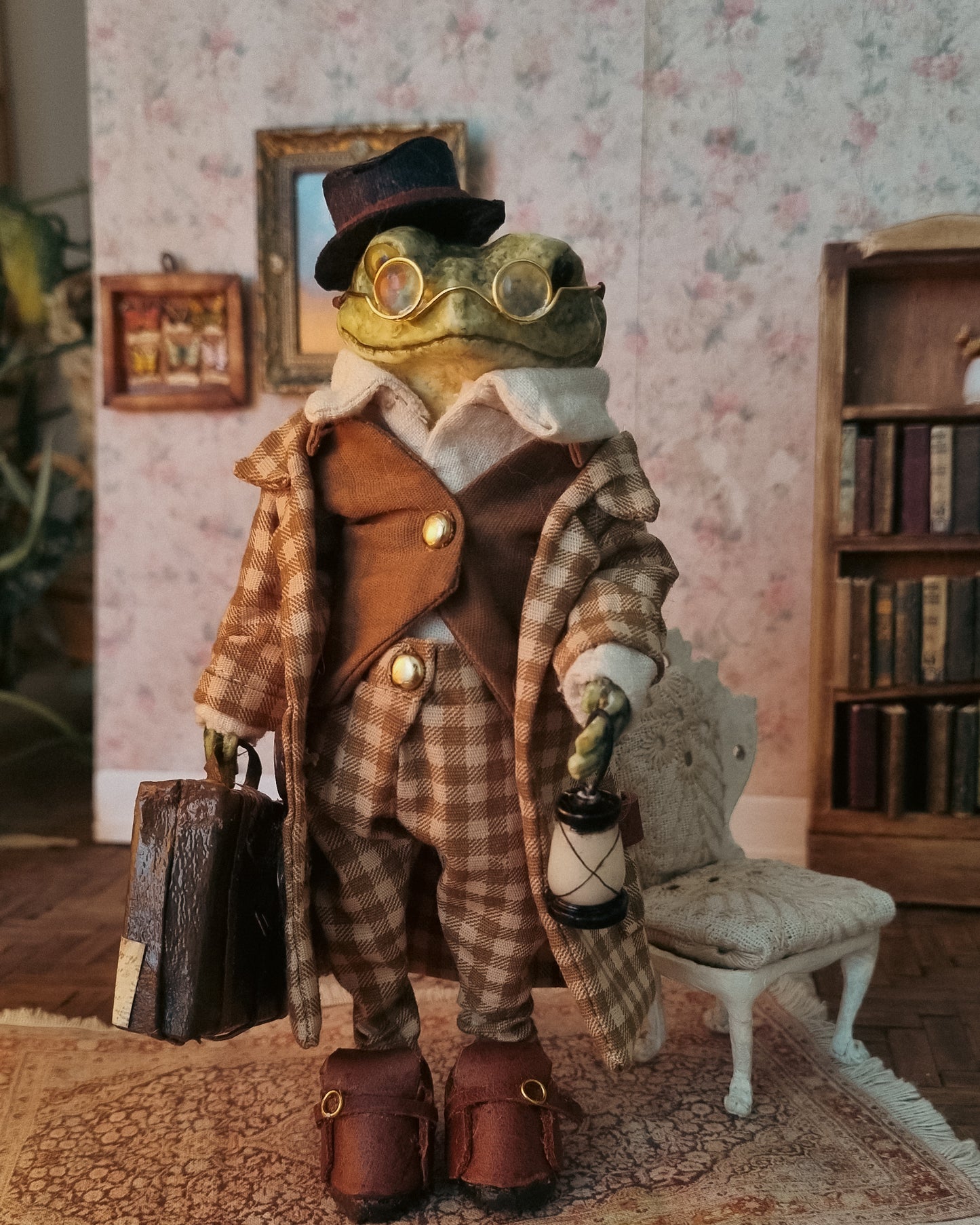 Mr. Edmund | Papier-Mâché Frog Sculpture