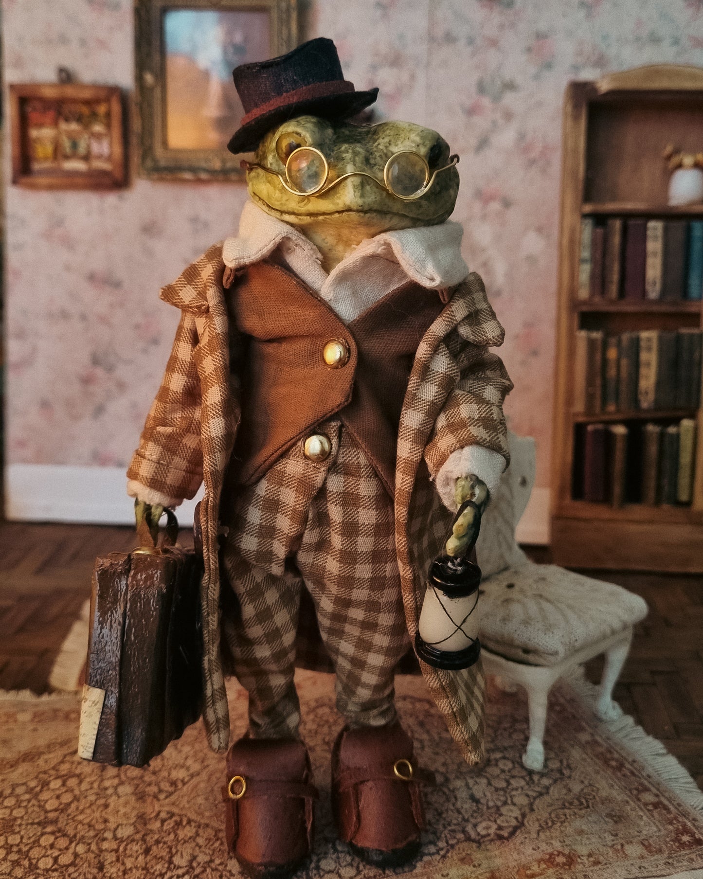 Mr. Edmund | Papier-Mâché Frog Sculpture